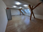 2+KK, podkrovní byt, 75 m2, Jateční ul. Ústí nad Labem, cena 10400 CZK / objekt / měsíc, nabízí