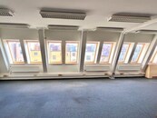 Světlé a klidné kanceláře (100 m2 i více) u metra A - Praha 3 Vinohrady, Kolínská- pronájem, cena 32000 CZK / objekt / měsíc, nabízí Agentura Quick Service