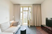Pronájem bytu s balkonem: Praha 2 - Vinohrady, Laubova, cena 64800 CZK / objekt / měsíc, nabízí 