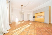 Pronájem reprezentativního bytu s balkonem: Náměstí Míru, Praha 2 - Vinohrady, cena 130000 CZK / objekt / měsíc, nabízí 