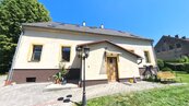 Pronájem podkrovního bytu po rekonstrukci, se zahradou ve Vesci, ul. U Družiny, cena 17000 CZK / objekt / měsíc, nabízí