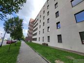 Pronájem částečně zařízené novostavby bytu 2+kk s lodžií a parkovacím stáním, Brno-Slatina, cena 15500 CZK / objekt / měsíc, nabízí 