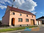 Pronájem rodinného domu 5+1 v obci Kokory. , cena 25000 CZK / objekt / měsíc, nabízí