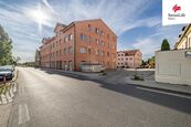 Prodej bytu 1+kk 29 m2 Komenského, Šestajovice, cena 3690000 CZK / objekt, nabízí Swiss Life Select Reality