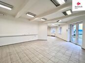 Pronájem obchodního prostoru 80 m2 Částkova, Plzeň, cena 18000 CZK / objekt / měsíc, nabízí 