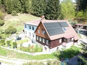 Prodáváme exkluzivně rodinný dům v o zastavěné ploše 220 m2, v Desné, cena 8300000 CZK / objekt, nabízí Realitní kancelář CENTRUM s.r.o.