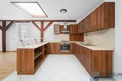 Pronájem bytu 4+KK, 128m2, cena 17000 CZK / objekt / měsíc, nabízí