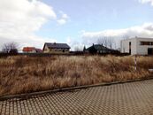 REZERVACE. Pěkný stavební pozemek 1252 m2, Lhota u Dolních Břežan, cena cena v RK, nabízí