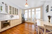 Pronájem bytu 4+1 (105 m2), balkón (4 m2), parkovací stání Stroupežnického, Praha 5 - Smíchov., cena 52000 CZK / objekt, nabízí