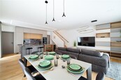 Prodej rodinného domu 4 +kk, 188 m2, s garáží a vlastní wellness zónou - Golf Beroun, cena 28600000 CZK / objekt, nabízí 