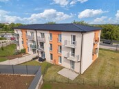 Nehvizdy u Prahy | Útulný a stylový byt 3+kk s balkonem, sklepem a parkovacím stáním - 2. patro, nízké náklady (B), cena 9400000 CZK / objekt, nabízí