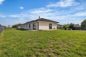 Prostorné 3+kk s terasou a zahradou novostavba rodinného domu u Kolína, cena 30000 CZK / objekt / měsíc, nabízí