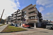 Nabízíme pronájem novostavby zděného bytu 2+kk s balkónem a parkovacím stáním u centra Jihlavy, cena 15000 CZK / objekt / měsíc, nabízí 