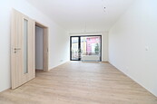 Nabízíme pronájem zánovního zděného bytu 2+kk s balkónem a parkovacím stáním u centra Jihlavy, cena 16500 CZK / objekt / měsíc, nabízí