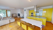 Pronájem bytu 2+kk s lodžií a garážovým stáním, 70 m2 - ul. Partyzánská, Zlín, cena 23400 CZK / objekt / měsíc, nabízí