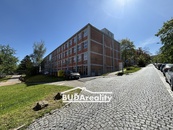 Pronájem kanceláře, 48 m2 - Zlín, klimatízace, centrum, cena 8500 CZK / objekt / měsíc, nabízí