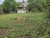 Prodej chaty 90 m2, Praha - vlastní pozemek 647 m2, klid a zeleň, vhodná k celoročnímu užívání, cena 2997000 CZK / objekt, nabízí