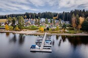 Luxusní dům v resortu Lakeside Village se zahradou a výhledem na vodu, cena 11760000 CZK / objekt, nabízí 