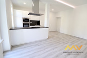 Pronájem rekonstruovaného bytu 3+kk, 87 m2/B, Hradec Králové - centrum., cena 25000 CZK / objekt / měsíc, nabízí