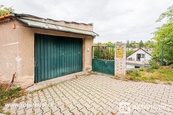 Rodinný dům, 2 byty, 3+1 a 2+kk, 160 m2, pozemek 607 m2, garáž, Praha - Suchdol, cena 16640000 CZK / objekt, nabízí 