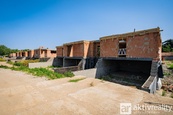 Prodej novostavby rodinného domu s užitnou plochou 149 m2, s dispozicí 5+kk, technická místnost, prádelna, 2 krytá parkovací stání, soukromá zahrada, Lužec nad Vltavou, cena 9926000 CZK / objekt, nabízí