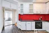 Prodej hezkého, atypicky řešeného, cihlového bytu 2+kk, 75m2 vč. velké terasy a sklepa - Praha - Michle, cena 7990000 CZK / objekt, nabízí Aktivreality