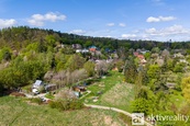 Prodej pozemky pro bydlení, 1 418 m2 - Černolice, cena 7600000 CZK / objekt, nabízí