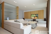 Pronájem byty 4+kk, 150 m2 - Praha - Karlín, cena 78000 CZK / objekt / měsíc, nabízí