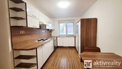 Byt 2+1/B, 50 m2, po rekonstrukci - Neratovice, cena 15000 CZK / objekt / měsíc, nabízí