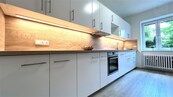 Krásný velký byt 2+1 po kompletní rekonstrukci u centra, cena 24000 CZK / objekt / měsíc, nabízí