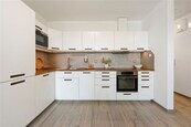 Moderní a plně zařízený byt 2+kk v rezidenci Viviena, Vídeňská 6 - garážové stání a sklep v ceně, cena 7850000 CZK / objekt, nabízí