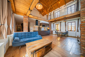 Pronájem atypického bytu+krb+zimní zahrada, 110m2, Květnice, ul. Na Ladech, okr. Praha-východ, cena 30000 CZK / objekt / měsíc, nabízí