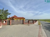 Prodej krásného rodinného domu 369 m2 s pozemkem 2270 m2, cena cena v RK, nabízí