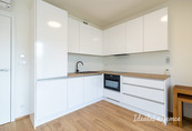 Pronájem bytu 1+kk, Basilejské náměstí, Žižkov, 22.000Kč/měs, 42 m2, cena 22000 CZK / objekt / měsíc, nabízí