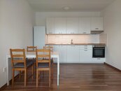 Pronájem zrekonstruovaného bytu 2+kk/B, 43 m2, Varšavská ulice Tábor, cena 13000 CZK / objekt / měsíc, nabízí 