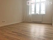 Pronájem nadstandardního bytu 2+kk v Chrudimi, cena 14000 CZK / objekt / měsíc, nabízí