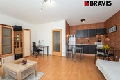 Pronájem prostorného bytu 1+kk, 41 m2, ulice Bělohorská, Brno- Židenice, balkón, sklep, cena 14700 CZK / objekt / měsíc, nabízí 