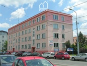 Ucelený soubor 4 kanceláří v Plzni na Slovanech, cena 9585 CZK / objekt / měsíc, nabízí