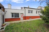 Prodej, RD 2+1 Lužice u Hodonína,dvůr, 2 sklepy, možnost zřízení garáže, parkování více aut,CP:203m2, cena 4300000 CZK / objekt, nabízí