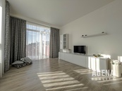Prodej slunného bytu 3+kk (70,1m2) s balkónem (4,4m2), sklepem (2m2), GS, na adrese Nepilova, Beroun, cena 8350000 CZK / objekt, nabízí