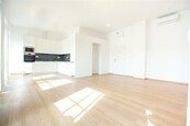PRONÁJEM 2+KK, LORENCOVA, ZLÍN, cena 17500 CZK / objekt / měsíc, nabízí