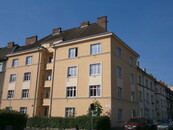 Pronájem zrekonstruovaného bytu 2+kk, OV, 52m2, Teplice, ulice Karla Aksamita., cena 7900 CZK / objekt / měsíc, nabízí 