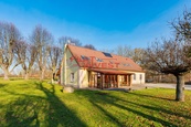 Pronájem objektu restaurace s ubytováním, výměra 600 m2 - obec Vysoké Veselí, cena 50000 CZK / objekt / měsíc, nabízí